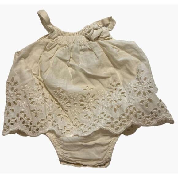 Baby GAP Infant Girls Outfit Size 0-3 months Cream Off White Very good used cond - Picture 1 of 4